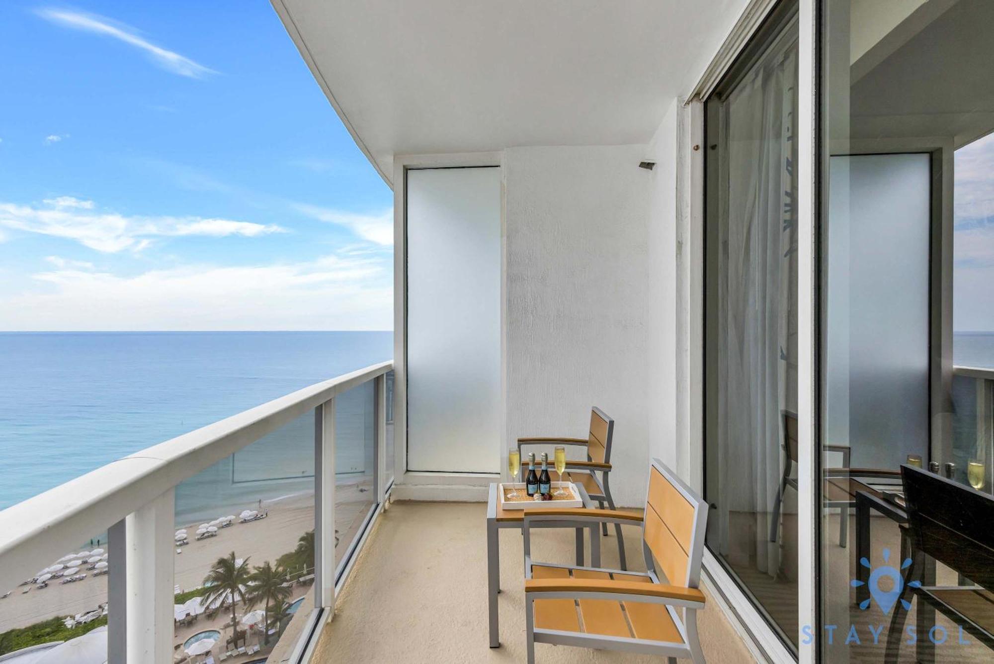 Deluxe Studio Ocean View Premium Amenities Βίλα Sunny Isles Beach Εξωτερικό φωτογραφία