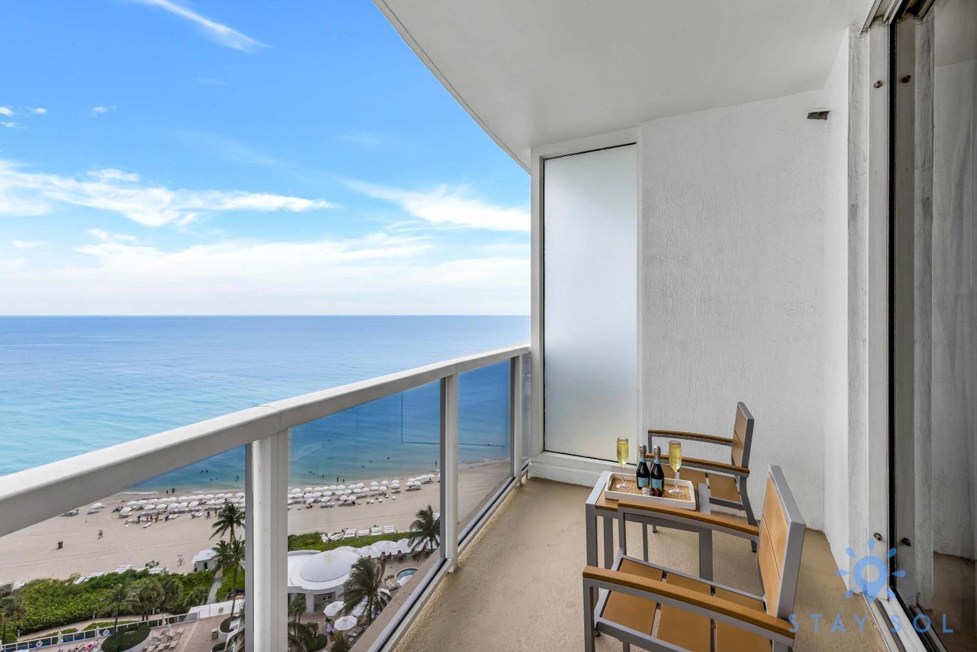 Deluxe Studio Ocean View Premium Amenities Βίλα Sunny Isles Beach Εξωτερικό φωτογραφία