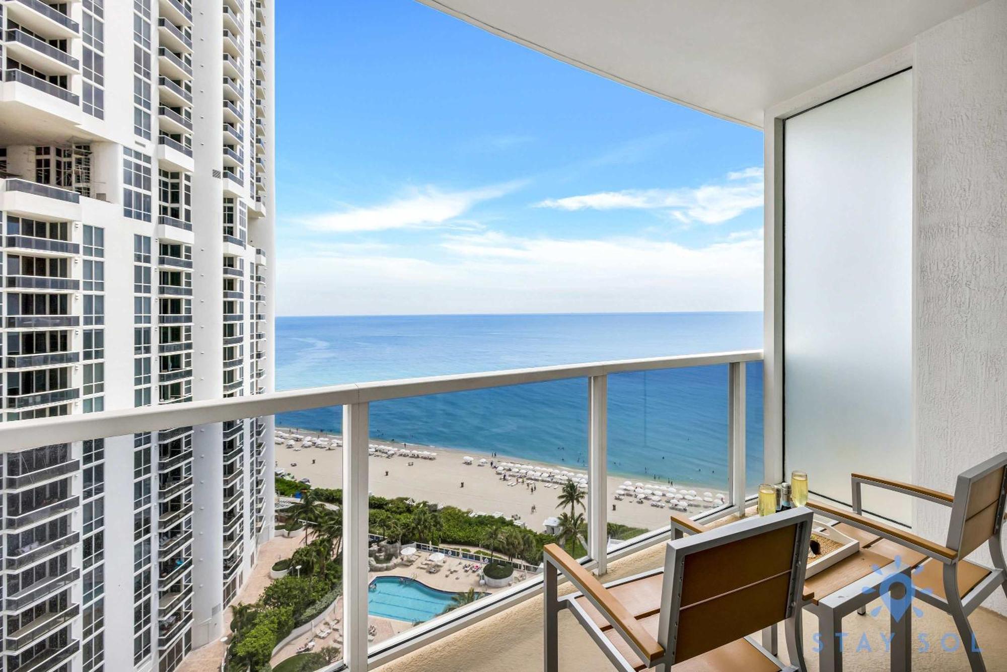 Deluxe Studio Ocean View Premium Amenities Βίλα Sunny Isles Beach Εξωτερικό φωτογραφία